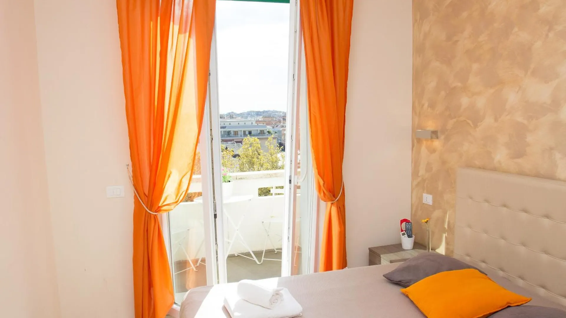 Bed and Breakfast Windows on Rzym